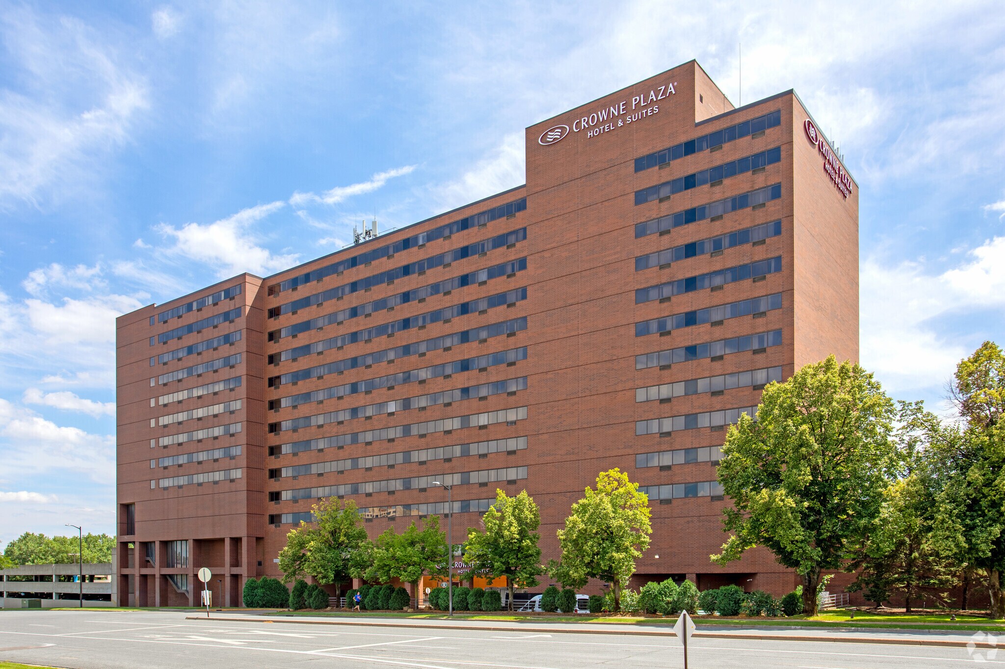 Crowne Plaza Suites MSP Airport – Mall of America